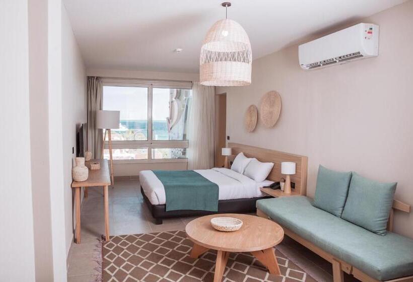 اتاق لوکس با چشمانداز دریا, Redcon Suites