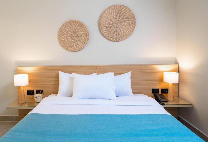 اتاق استاندارد در طبقه همکف, Redcon Suites