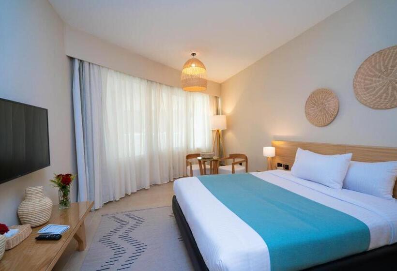 اتاق استاندارد در طبقه همکف, Redcon Suites