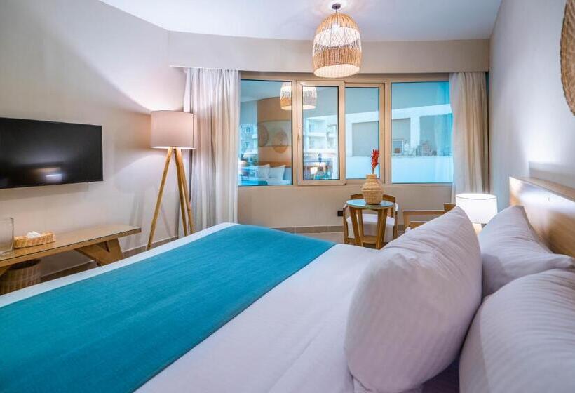 اتاق استاندارد در طبقه همکف, Redcon Suites
