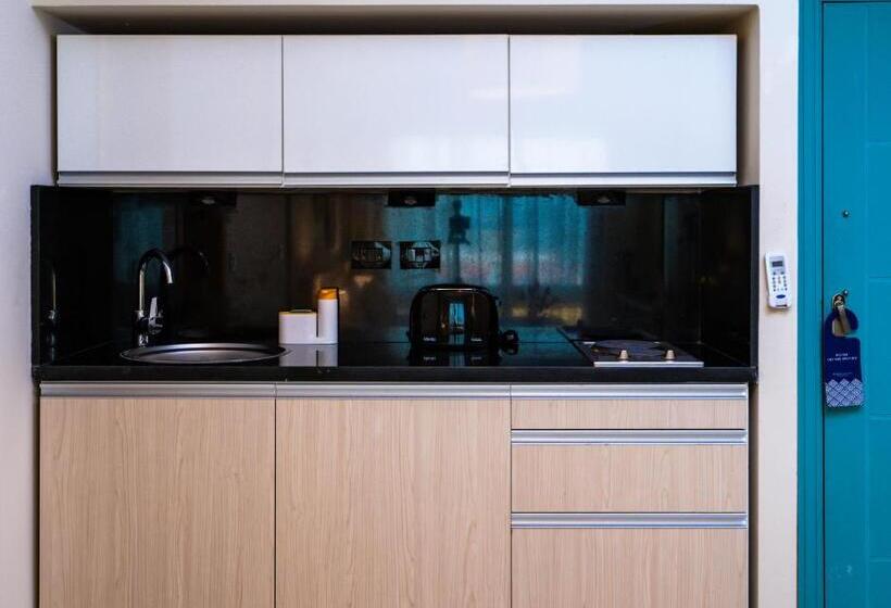 اتاق استاندارد در طبقه همکف, Redcon Suites