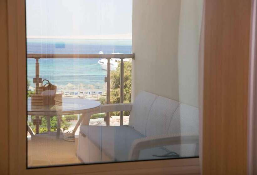 سوییت خانوادگی, Redcon Suites