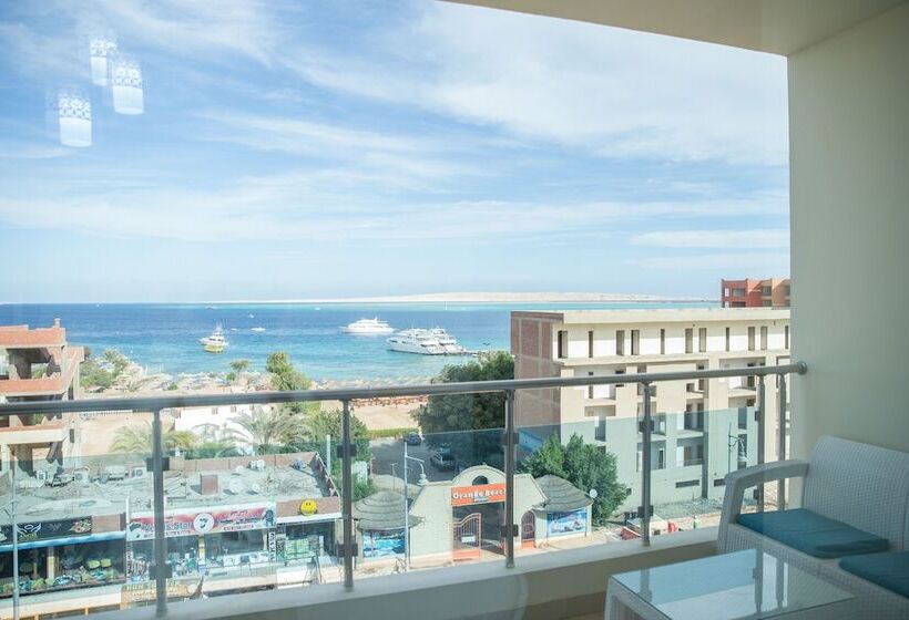 سوییت خانوادگی, Redcon Suites