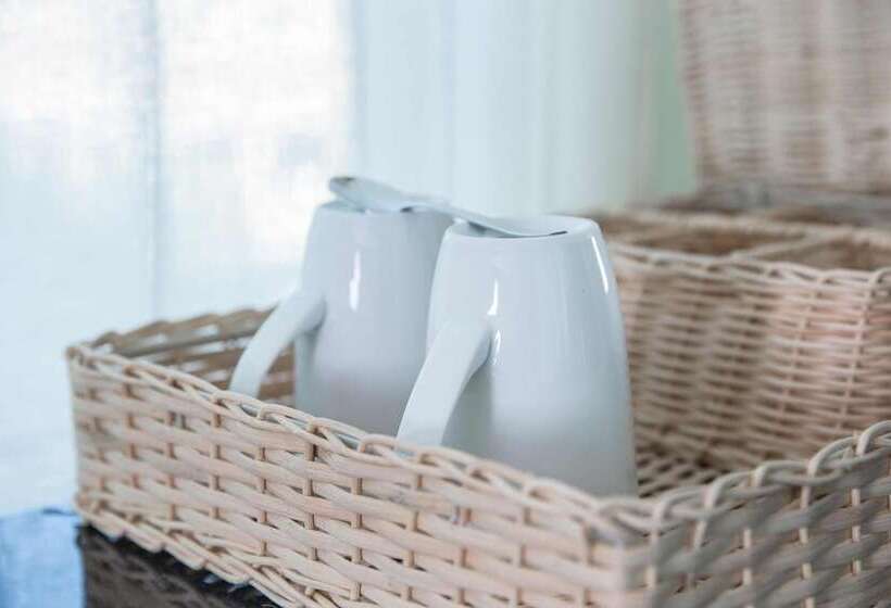 سوئیت با چشمانداز, Redcon Suites