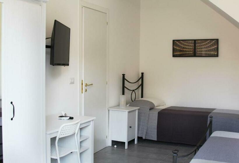 اتاق استاندارد سه نفره, Aeroporto Bellini Rooms