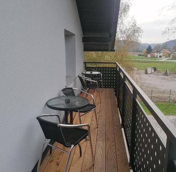 آپارتمان 1 خوابه, Apartments & Rooms Saša