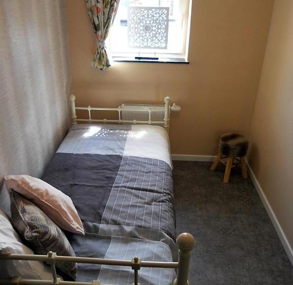 اتاق استاندارد سه نفره, B&b Destiny