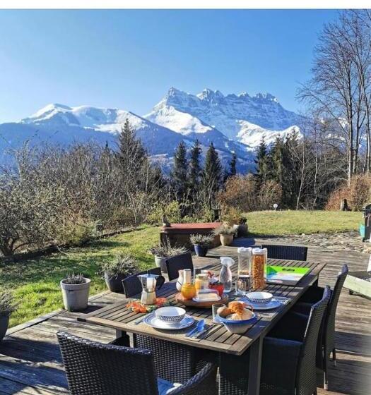 اتاق استاندارد سه نفره, Chalet Ingas