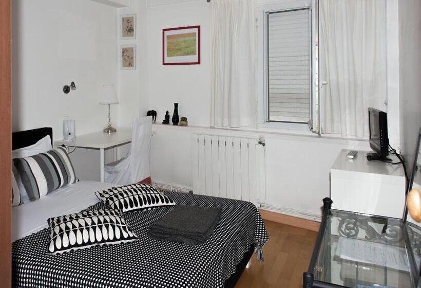 اتاق استاندارد با سرویس بهداشتی مشترک, Villa Cemaste