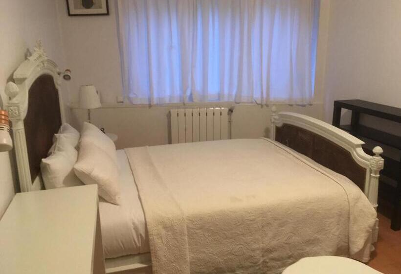اتاق استاندارد با سرویس بهداشتی مشترک, Villa Cemaste