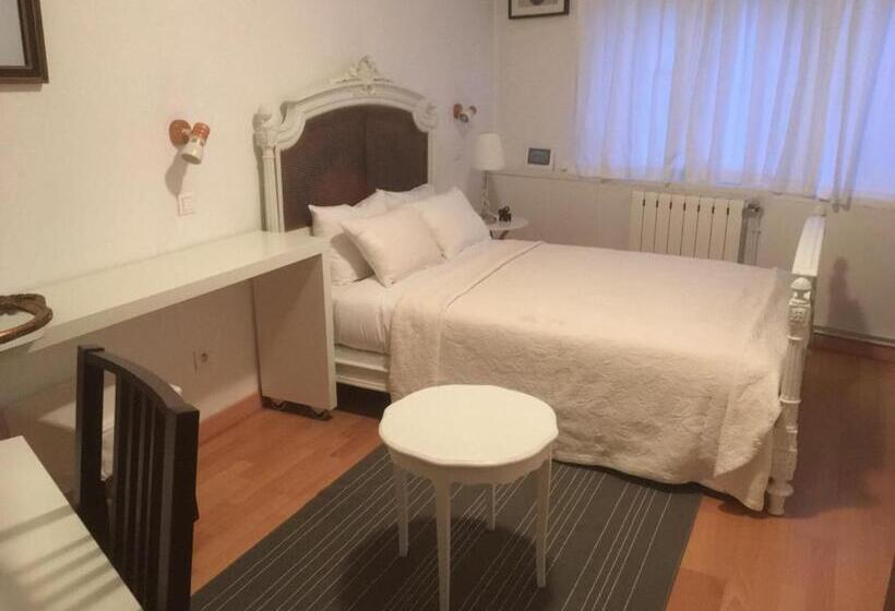 اتاق استاندارد با سرویس بهداشتی مشترک, Villa Cemaste