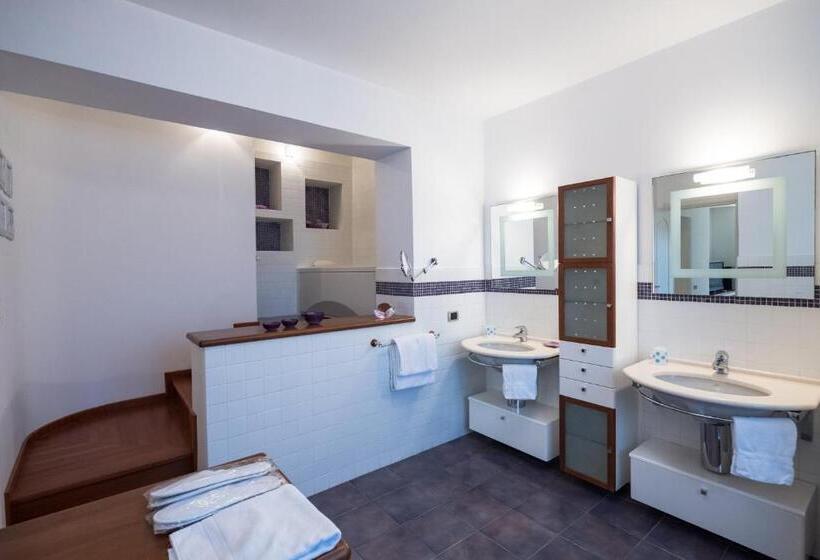 اتاق استاندارد با تراس, L Ippocampo Guest House