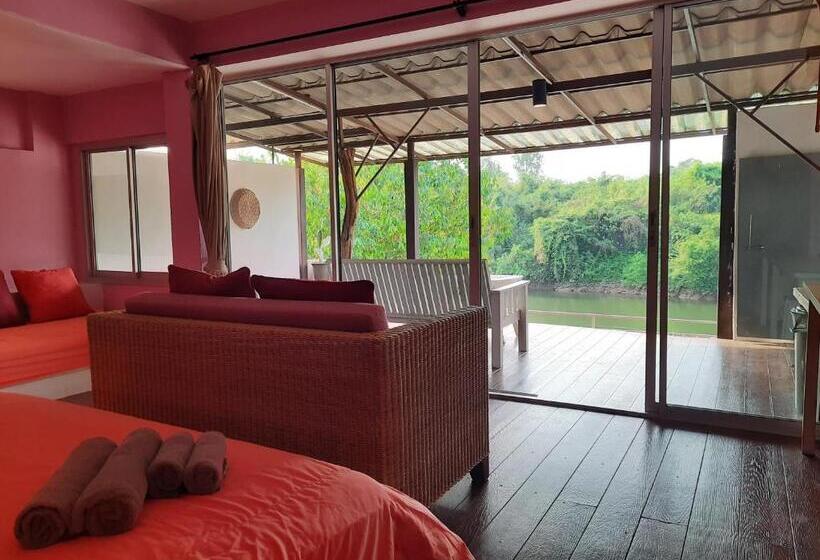 Deluxe room with river view, Pingplalee Resort Chasorn