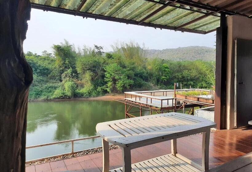 Deluxe room with river view, Pingplalee Resort Chasorn