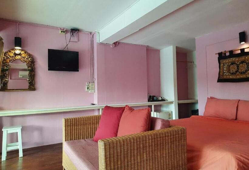Deluxe room with river view, Pingplalee Resort Chasorn
