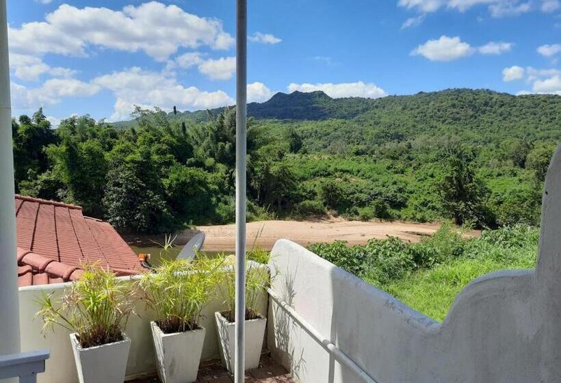 اتاق استاندارد با چشم‌انداز کوهستان, Pingplalee Resort Chasorn