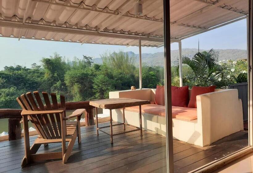 اتاق لوکس با تخت بزرگ, Pingplalee Resort Chasorn