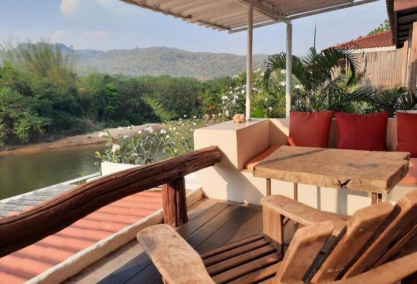 اتاق لوکس با تخت بزرگ, Pingplalee Resort Chasorn