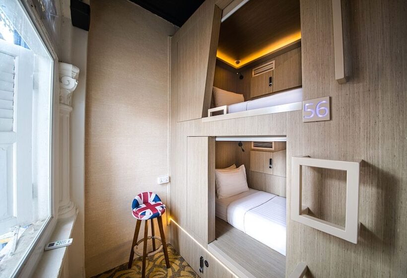 Capsule, Cube Boutique Capsule Hotel At Kampong Glam