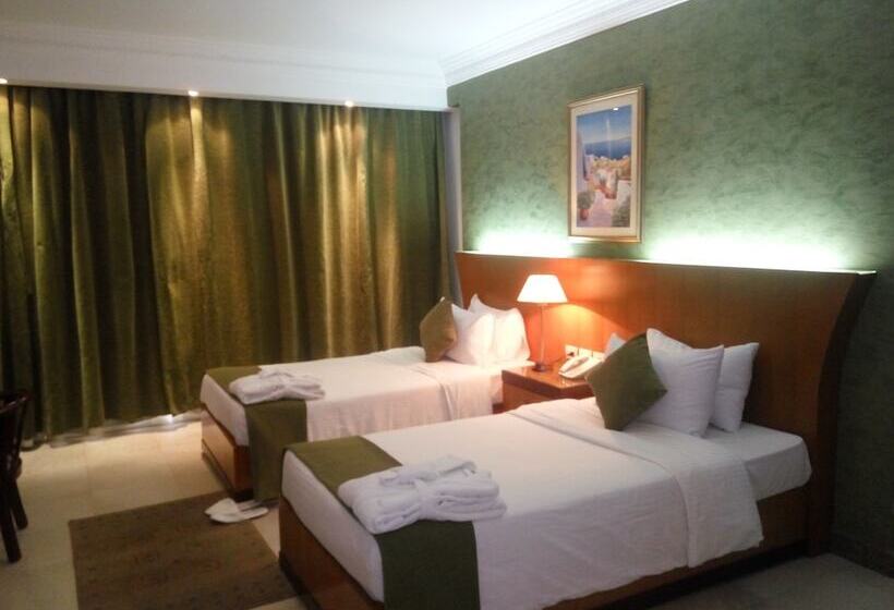 اتاق لوکس سه تخته, Delta Sharm Resort & Spa