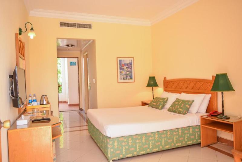 اتاق استاندارد سه نفره, Dive Inn Resort
