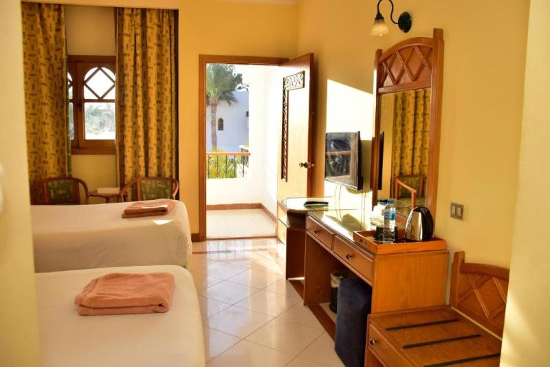 اتاق استاندارد سه نفره, Dive Inn Resort