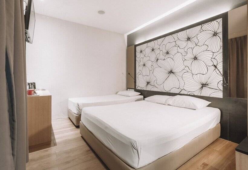 اتاق خانوادگی, Hi Hotel Dot