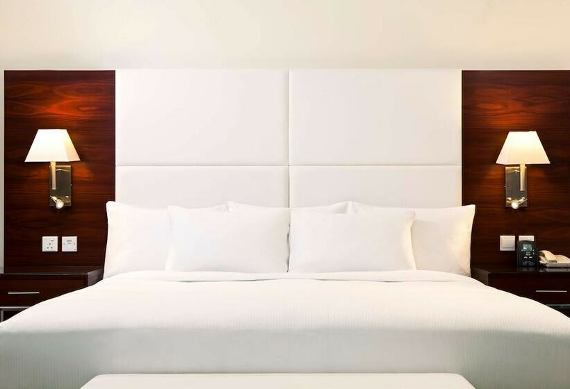 Standard Studio Double Bed, Hilton Dubai The Walk