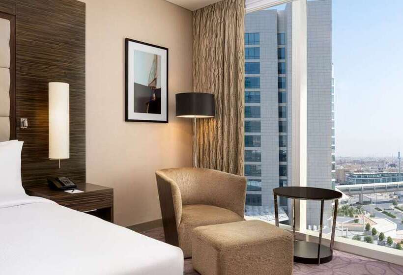 استودیو اجرایی, Hilton Dubai The Walk
