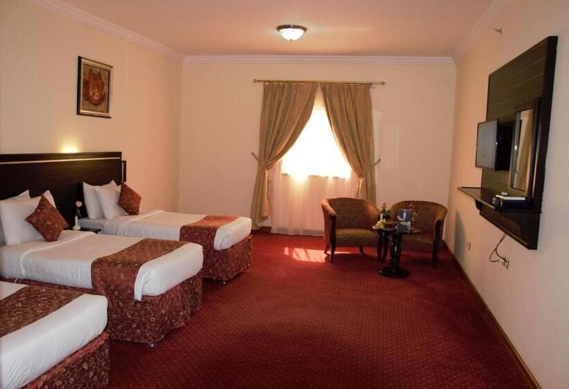 Standard Triple Room, Bab Al Multazam Concorde