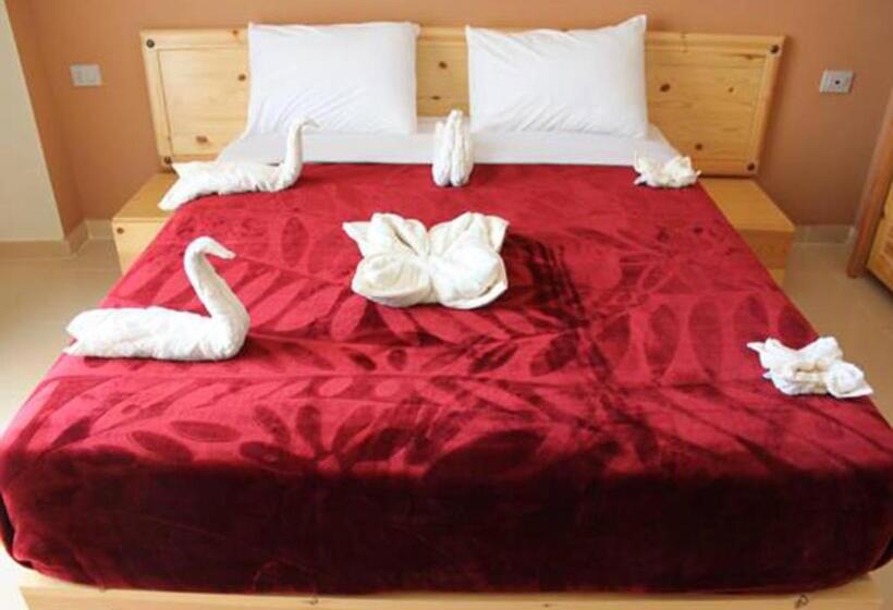 اتاق استاندارد سه نفره, Dahab