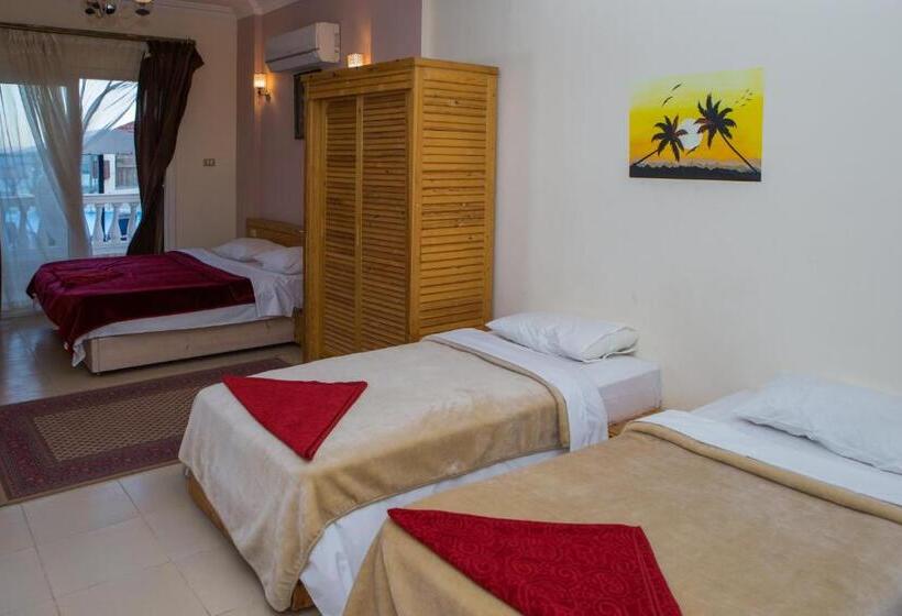 اتاق استاندارد سه نفره, Dahab