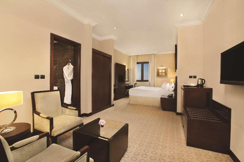 اتاق سوپریور با تخت بزرگ, Doubletree By Hilton  Dhahran