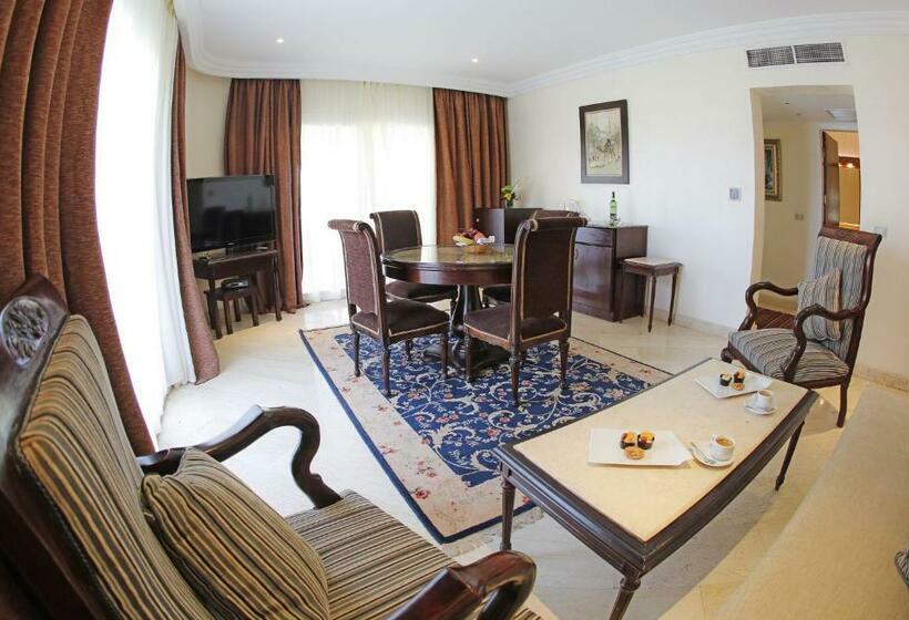 سوییت با چشم‌انداز دریا, Sharm Club Beach Resort