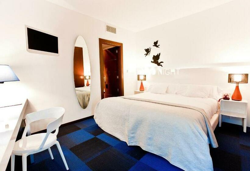 اتاق استاندارد, Casual Ilbira Granada