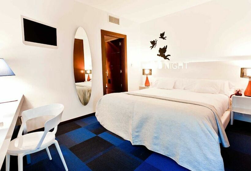 اتاق استاندارد سه نفره, Casual Ilbira Granada