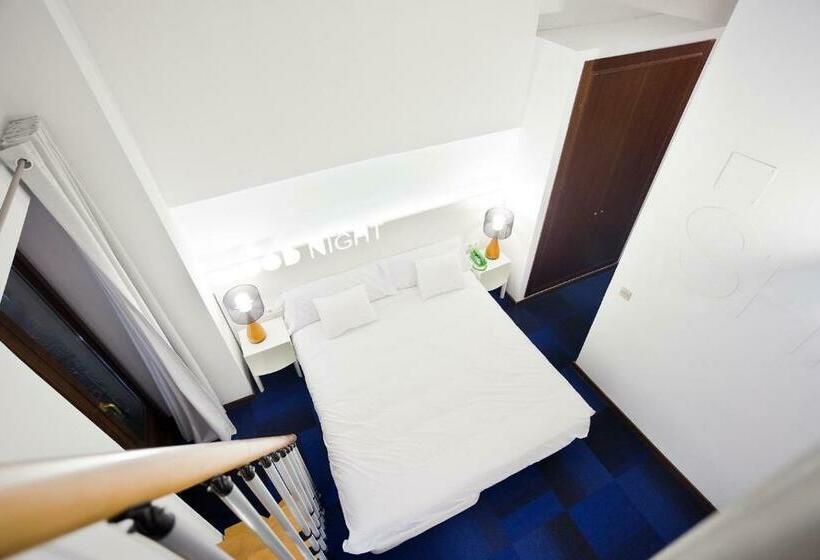 اتاق دوبلکس, Casual Ilbira Granada