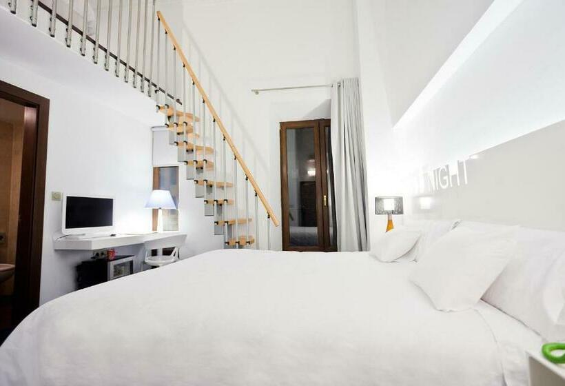 اتاق دوبلکس, Casual Ilbira Granada