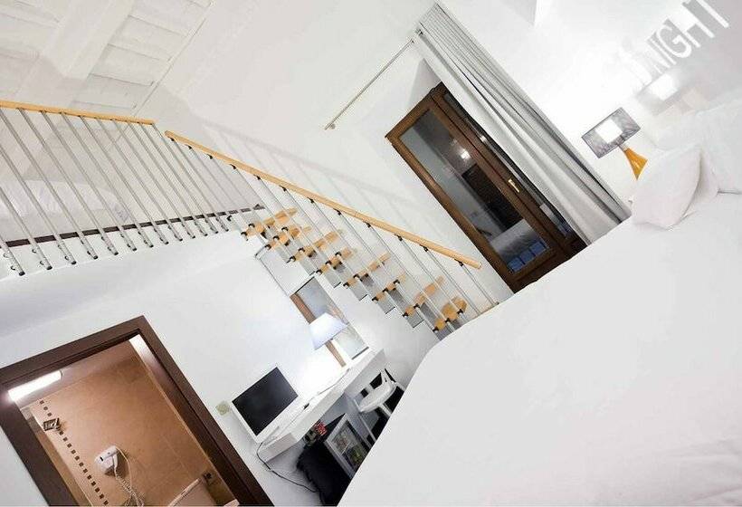 اتاق دوبلکس, Casual Ilbira Granada