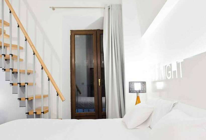 اتاق دوبلکس, Casual Ilbira Granada