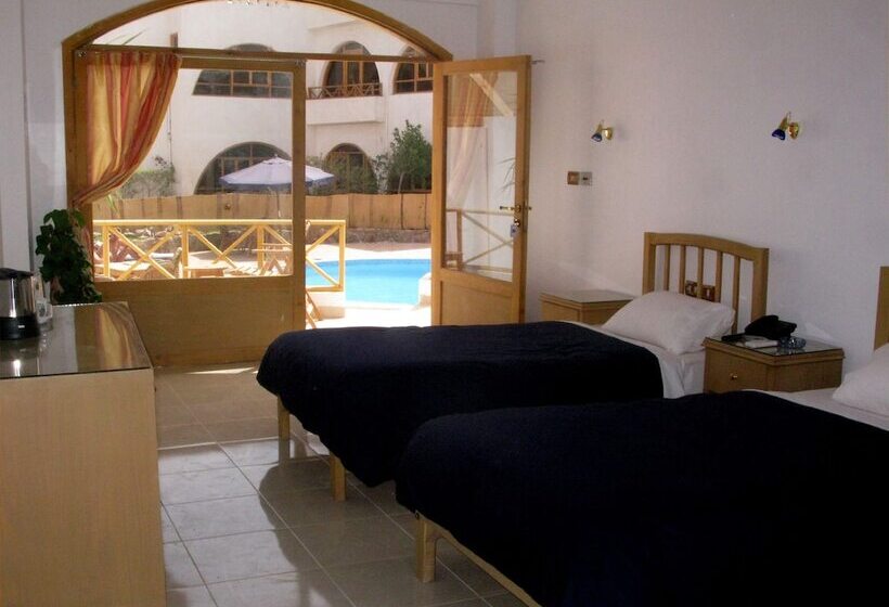 اتاق استاندارد سه نفره, Red Sea Relax Resort