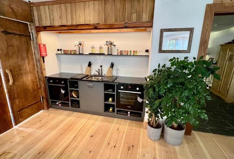 غرفة قياسية, Spannort Family Home With Common Kitchen And Self Check In