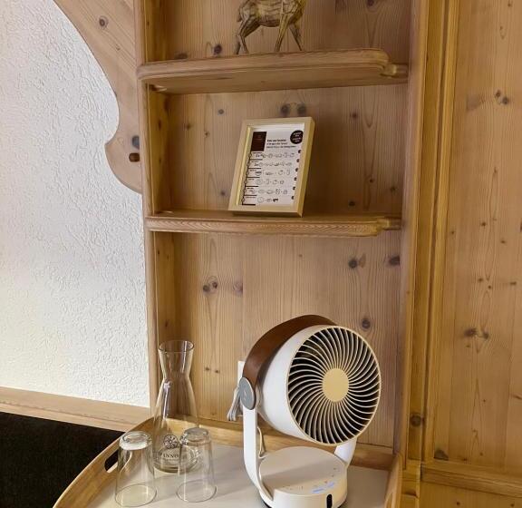 غرفة قياسية, Spannort Family Home With Common Kitchen And Self Check In