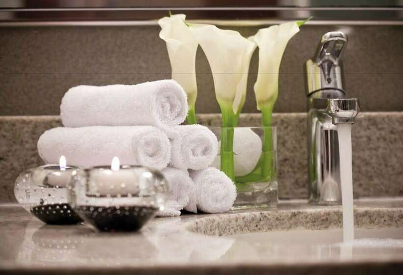 ویلا دلوکس 3 خوابه, Mövenpick Beach Resort Al Khobar