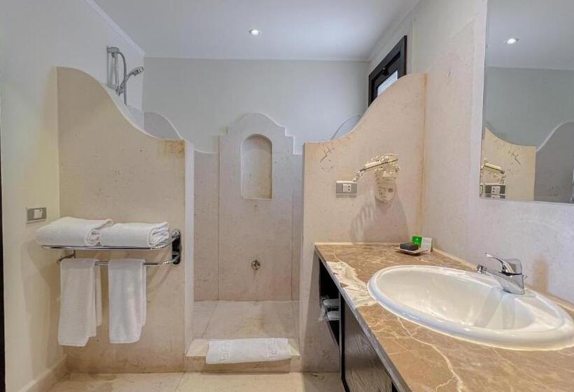 اتاق لوکس با چشم‌انداز دریا, Sharm Club Beach Resort