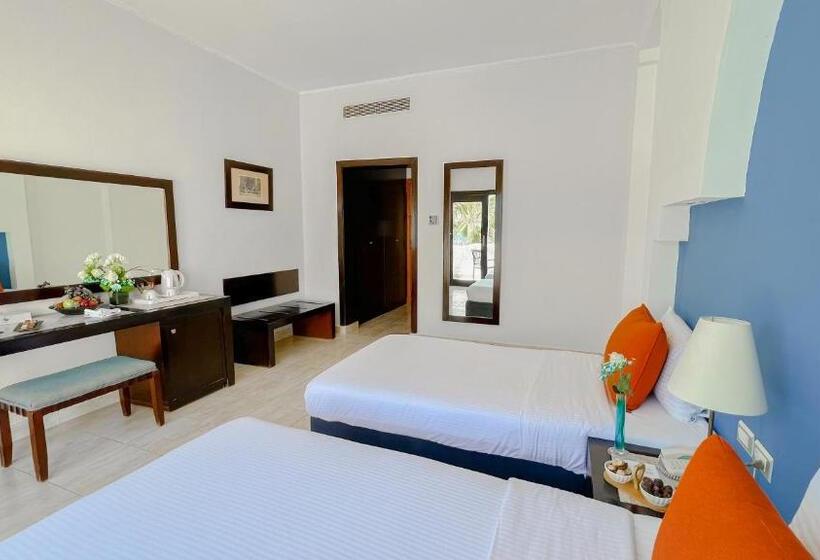 اتاق سوپریور با چشم‌انداز استخر, Sharm Club Beach Resort