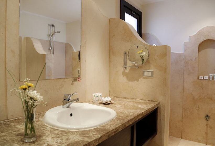 اتاق لوکس با چشم‌انداز دریا, Sharm Club Beach Resort