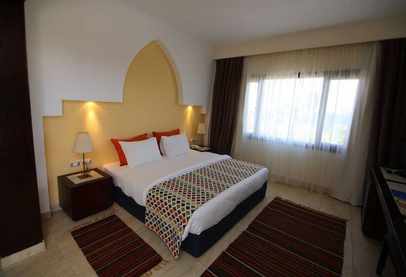 اتاق لوکس با چشم‌انداز دریا, Sharm Club Beach Resort