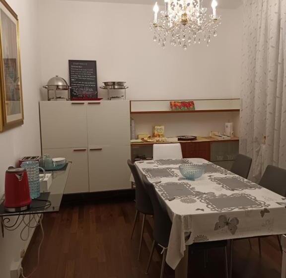 سوییت لوکس, Villa Magnolia Garda Lake
