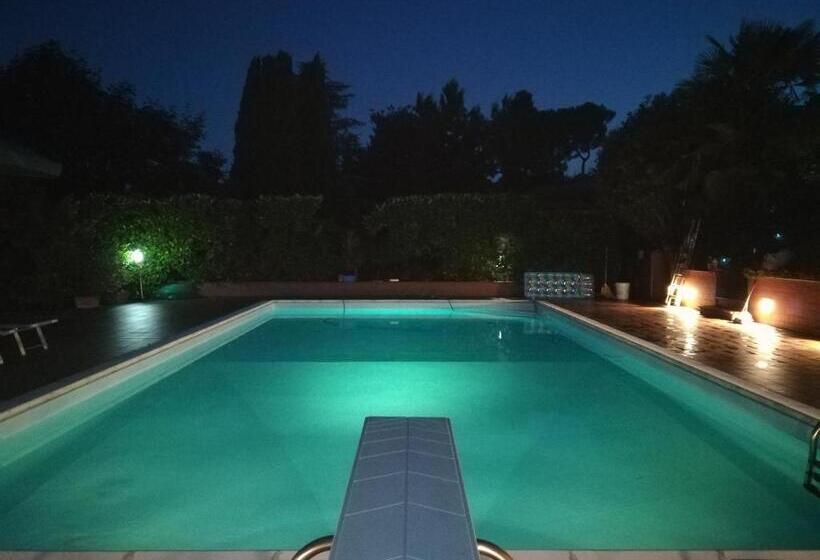 استودیوی سوپریور, Villa Magnolia Garda Lake